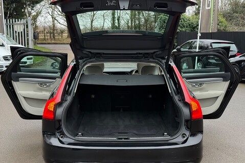 Volvo V90 D4 MOMENTUM PRO - FULL VOLVO SERVICE HISTORY - ADAPTIVE CRUISE CONTROL  19