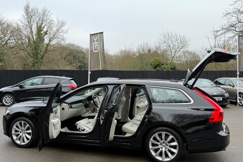 Volvo V90 D4 MOMENTUM PRO - FULL VOLVO SERVICE HISTORY - ADAPTIVE CRUISE CONTROL  20