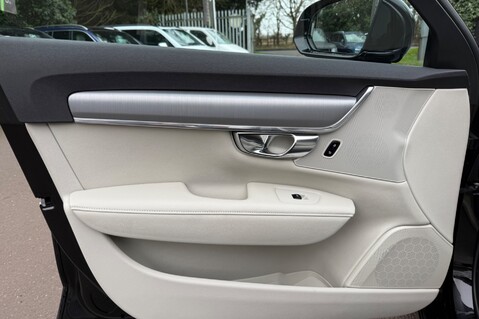 Volvo V90 D4 MOMENTUM PRO - FULL VOLVO SERVICE HISTORY - ADAPTIVE CRUISE CONTROL  24