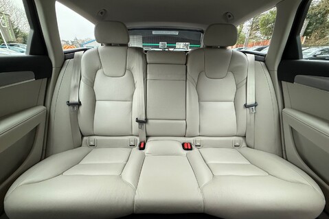 Volvo V90 D4 MOMENTUM PRO - FULL VOLVO SERVICE HISTORY - ADAPTIVE CRUISE CONTROL  15