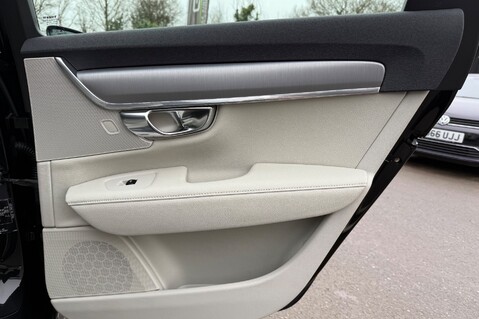 Volvo V90 D4 MOMENTUM PRO - FULL VOLVO SERVICE HISTORY - ADAPTIVE CRUISE CONTROL  32