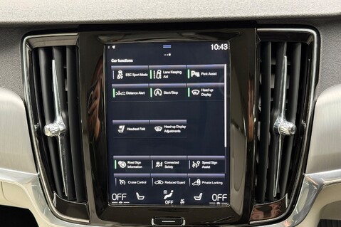 Volvo V90 D4 MOMENTUM PRO - FULL VOLVO SERVICE HISTORY - ADAPTIVE CRUISE CONTROL  41