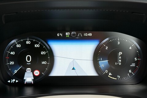 Volvo V90 D4 MOMENTUM PRO - FULL VOLVO SERVICE HISTORY - ADAPTIVE CRUISE CONTROL  45