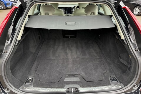 Volvo V90 D4 MOMENTUM PRO - FULL VOLVO SERVICE HISTORY - ADAPTIVE CRUISE CONTROL  49