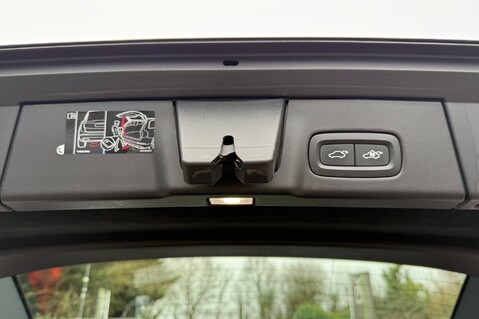 Volvo V90 D4 MOMENTUM PRO - FULL VOLVO SERVICE HISTORY - ADAPTIVE CRUISE CONTROL  55