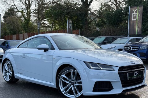 Audi TT TFSI QUATTRO S LINE -SUPERSPORTS SEATS -TECH PK -19 INCH ALLOYS - FSH 1