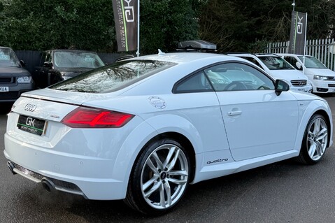 Audi TT TFSI QUATTRO S LINE -SUPERSPORTS SEATS -TECH PK -19 INCH ALLOYS - FSH 5
