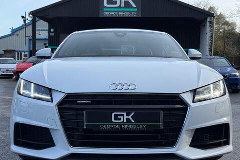 Audi TT TFSI QUATTRO S LINE -SUPERSPORTS SEATS -TECH PK -19 INCH ALLOYS - FSH 12