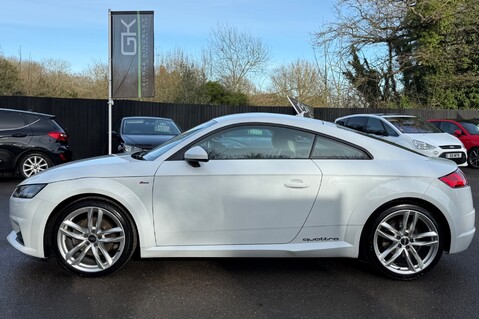 Audi TT TFSI QUATTRO S LINE -SUPERSPORTS SEATS -TECH PK -19 INCH ALLOYS - FSH 8