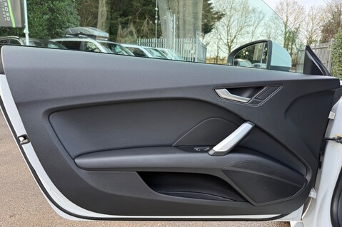 Audi TT TFSI QUATTRO S LINE -SUPERSPORTS SEATS -TECH PK -19 INCH ALLOYS - FSH 24