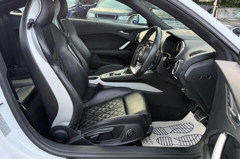 Audi TT TFSI QUATTRO S LINE -SUPERSPORTS SEATS -TECH PK -19 INCH ALLOYS - FSH 29