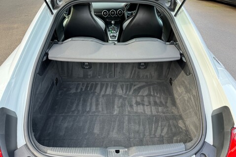 Audi TT TFSI QUATTRO S LINE -SUPERSPORTS SEATS -TECH PK -19 INCH ALLOYS - FSH 39