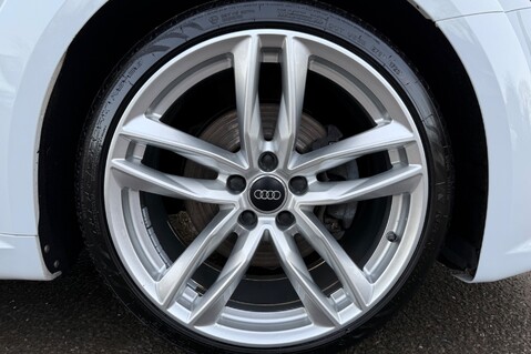 Audi TT TFSI QUATTRO S LINE -SUPERSPORTS SEATS -TECH PK -19 INCH ALLOYS - FSH 47