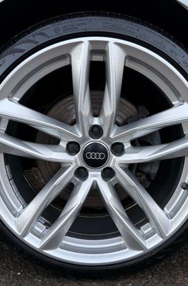 Audi TT TFSI QUATTRO S LINE -SUPERSPORTS SEATS -TECH PK -19 INCH ALLOYS - FSH 