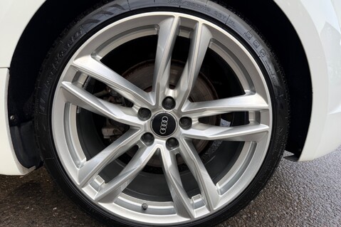 Audi TT TFSI QUATTRO S LINE -SUPERSPORTS SEATS -TECH PK -19 INCH ALLOYS - FSH 50