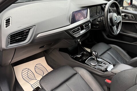BMW 1 Series 118D M SPORT AUTOMATIC - FULL SERVICE HISTORY  25