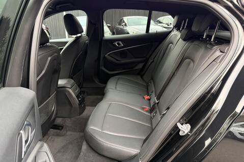 BMW 1 Series 118D M SPORT AUTOMATIC - FULL SERVICE HISTORY  26
