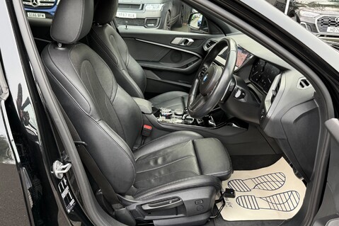 BMW 1 Series 118D M SPORT AUTOMATIC - FULL SERVICE HISTORY  13