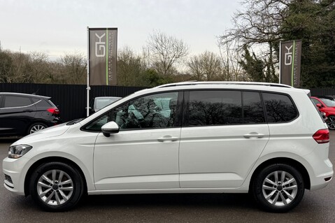 Volkswagen Touran SE FAMILY TDI DSG - PANORAMIC SUNROOF - FULL VW SERVICE HISTORY 9