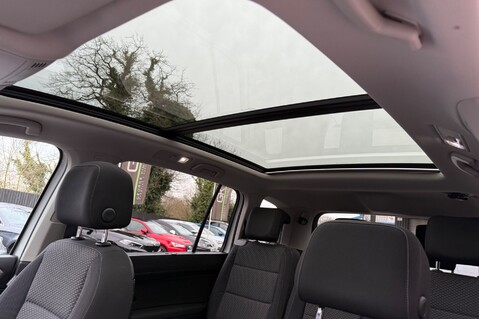 Volkswagen Touran SE FAMILY TDI DSG - PANORAMIC SUNROOF - FULL VW SERVICE HISTORY 3
