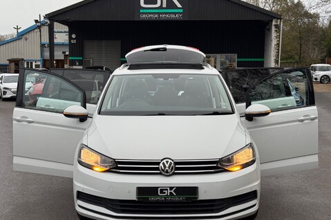 Volkswagen Touran SE FAMILY TDI DSG - PANORAMIC SUNROOF - FULL VW SERVICE HISTORY 21