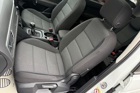 Volkswagen Touran SE FAMILY TDI DSG - PANORAMIC SUNROOF - FULL VW SERVICE HISTORY 23