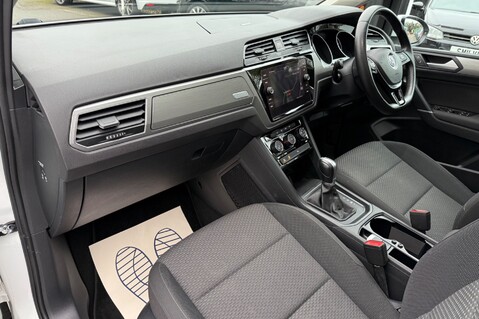 Volkswagen Touran SE FAMILY TDI DSG - PANORAMIC SUNROOF - FULL VW SERVICE HISTORY 25