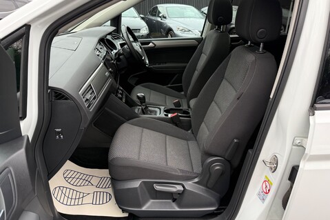 Volkswagen Touran SE FAMILY TDI DSG - PANORAMIC SUNROOF - FULL VW SERVICE HISTORY 4