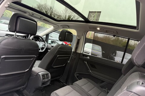 Volkswagen Touran SE FAMILY TDI DSG - PANORAMIC SUNROOF - FULL VW SERVICE HISTORY 28