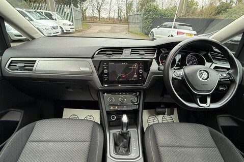 Volkswagen Touran SE FAMILY TDI DSG - PANORAMIC SUNROOF - FULL VW SERVICE HISTORY 13