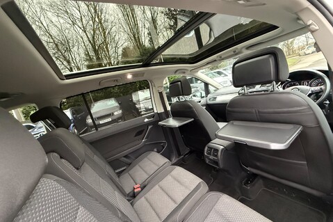 Volkswagen Touran SE FAMILY TDI DSG - PANORAMIC SUNROOF - FULL VW SERVICE HISTORY 35