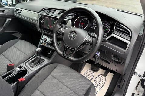 Volkswagen Touran SE FAMILY TDI DSG - PANORAMIC SUNROOF - FULL VW SERVICE HISTORY 14