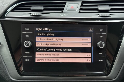 Volkswagen Touran SE FAMILY TDI DSG - PANORAMIC SUNROOF - FULL VW SERVICE HISTORY 46