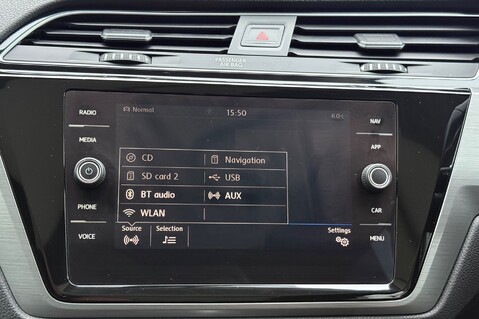 Volkswagen Touran SE FAMILY TDI DSG - PANORAMIC SUNROOF - FULL VW SERVICE HISTORY 50