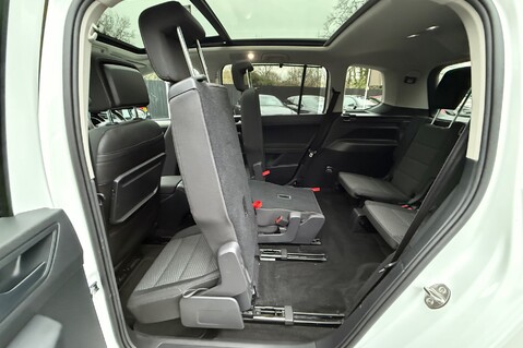 Volkswagen Touran SE FAMILY TDI DSG - PANORAMIC SUNROOF - FULL VW SERVICE HISTORY 57