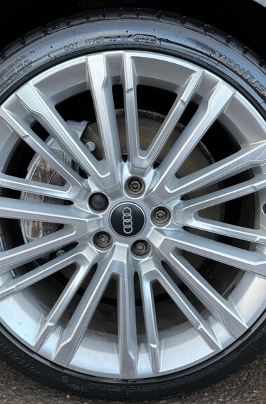 Audi A4 AVANT 3.0 TDI QUATTRO S LINE - TECH PACK -COMFORT & SOUND -19 INCH ALLOYS 