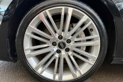 Audi A4 AVANT 3.0 TDI QUATTRO S LINE - TECH PACK -COMFORT & SOUND -19 INCH ALLOYS 68