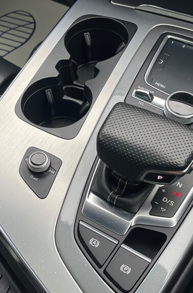 Audi Q7 TDI QUATTRO S LINE -£17K EXTRAS- TOUR/STYLE/COMF/SOUND/TECH PACKS -MATRIX 