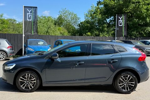Volvo V40 T2 MOMENTUM NAV PLUS - REVERSE CAMERA - FULL VOLVO SERVICE HISTORY 10