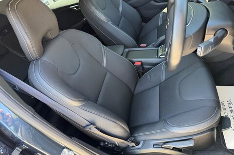 Volvo V40 T2 MOMENTUM NAV PLUS - REVERSE CAMERA - FULL VOLVO SERVICE HISTORY 29