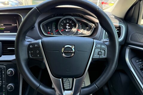 Volvo V40 T2 MOMENTUM NAV PLUS - REVERSE CAMERA - FULL VOLVO SERVICE HISTORY 13