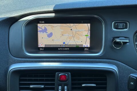 Volvo V40 T2 MOMENTUM NAV PLUS - REVERSE CAMERA - FULL VOLVO SERVICE HISTORY 11