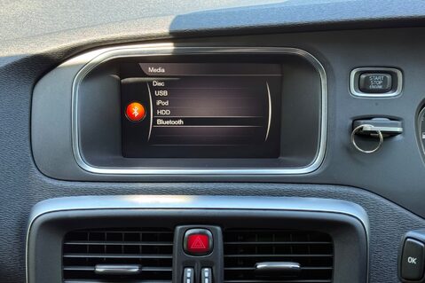Volvo V40 T2 MOMENTUM NAV PLUS - REVERSE CAMERA - FULL VOLVO SERVICE HISTORY 36