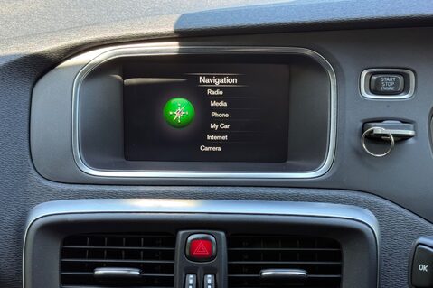 Volvo V40 T2 MOMENTUM NAV PLUS - REVERSE CAMERA - FULL VOLVO SERVICE HISTORY 38