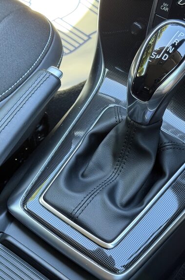Volvo V40 T2 MOMENTUM NAV PLUS - REVERSE CAMERA - FULL VOLVO SERVICE HISTORY 