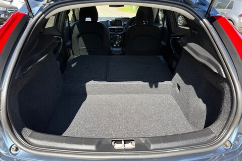 Volvo V40 T2 MOMENTUM NAV PLUS - REVERSE CAMERA - FULL VOLVO SERVICE HISTORY 45