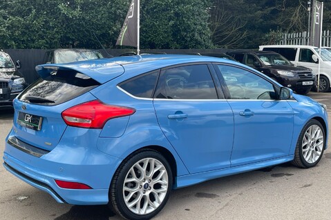 Ford Focus ZETEC S - £20 ROAD TAX 6