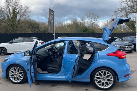 Ford Focus ZETEC S - £20 ROAD TAX 10