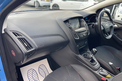 Ford Focus ZETEC S - £20 ROAD TAX 16