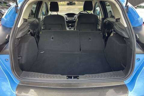 Ford Focus ZETEC S - £20 ROAD TAX 42